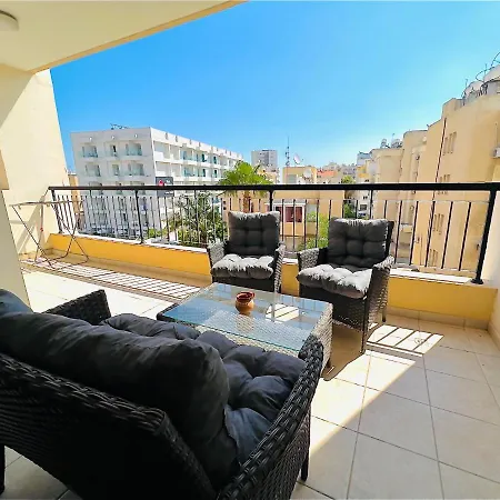 Mackenzie 301 * Larnaca